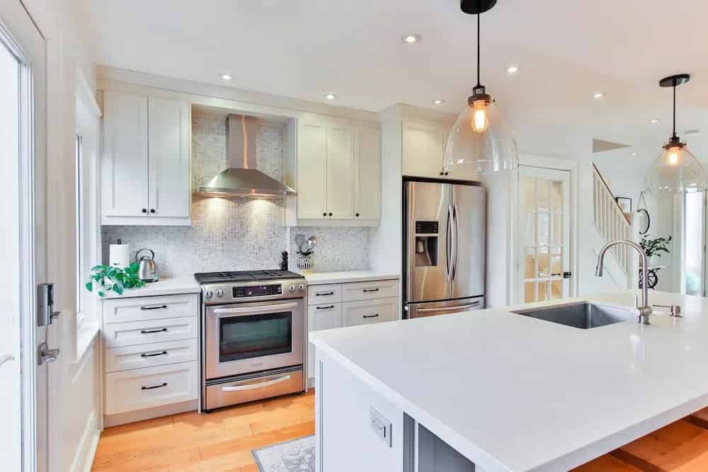 Move-In/Move-Out Cleaning Services image